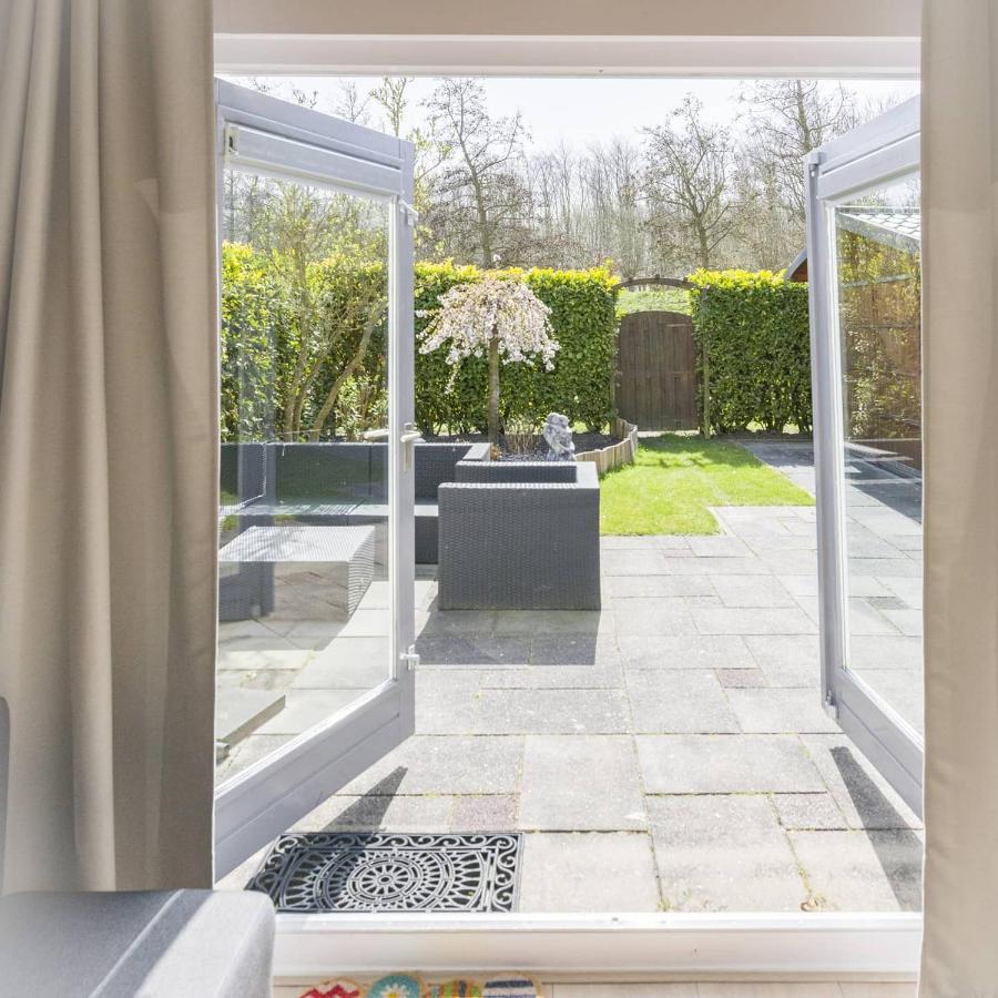 Vakantiehuis Op Villapark Oesterbaai Aan Zee , Met Speeltuin Grenzend Aan De Tuin Wemeldinge Extérieur photo