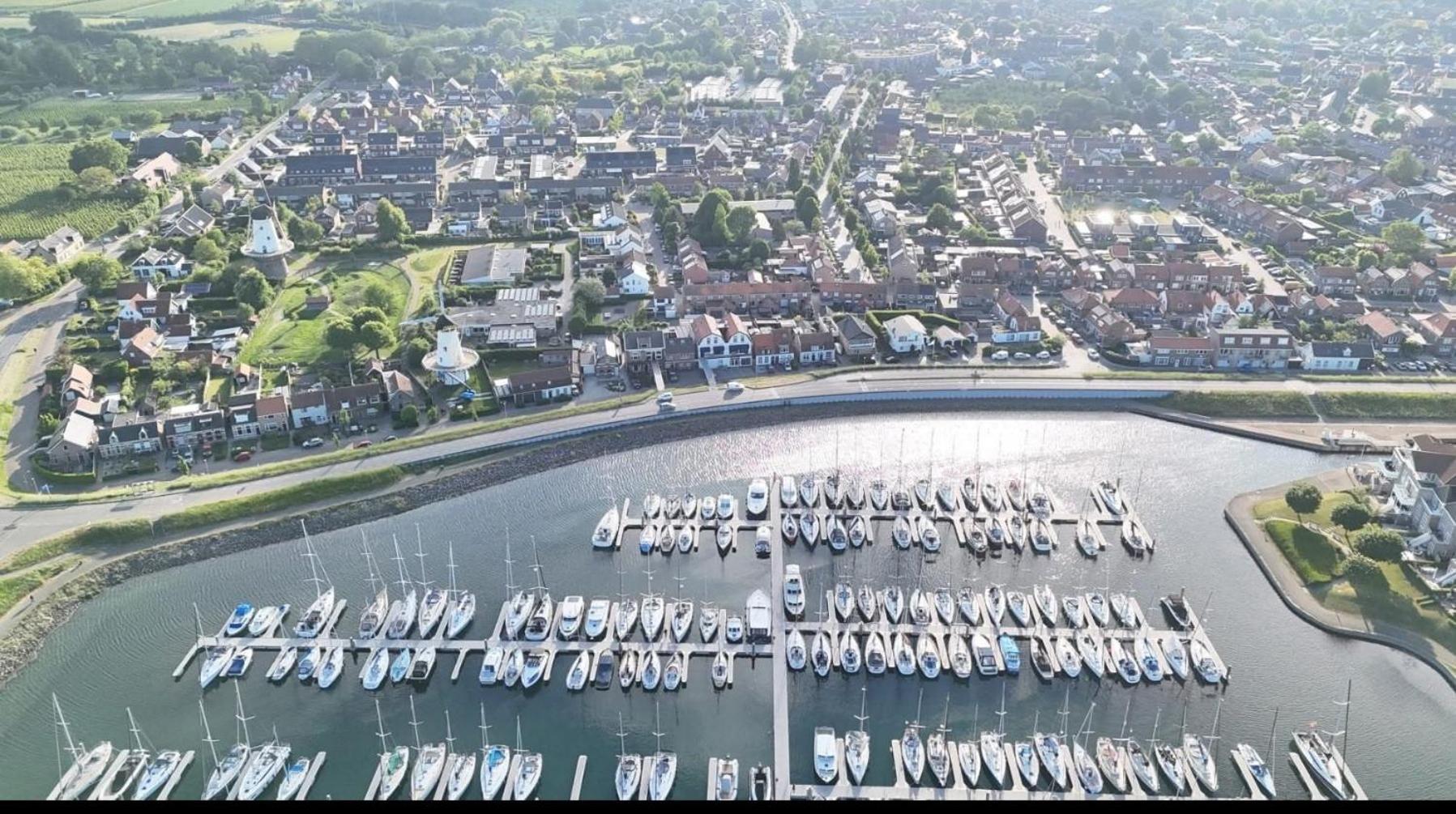 Vakantiehuis Op Villapark Oesterbaai Aan Zee , Met Speeltuin Grenzend Aan De Tuin Wemeldinge Extérieur photo